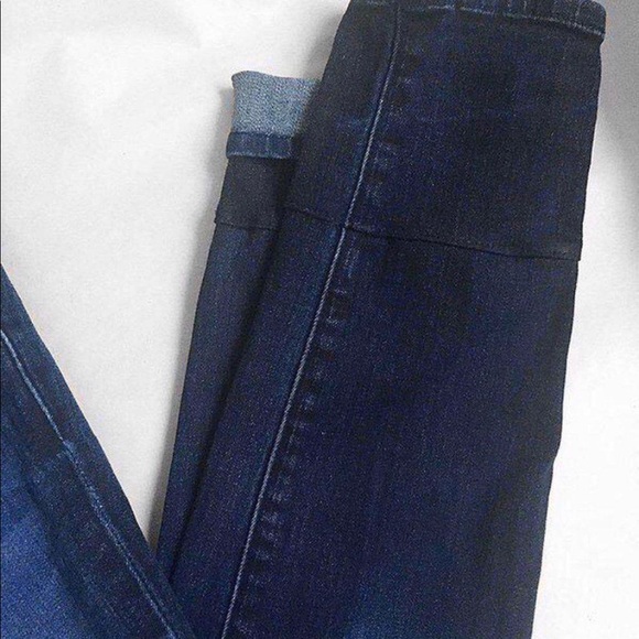 J Brand Skinny Jeans - Picture 5 of 5